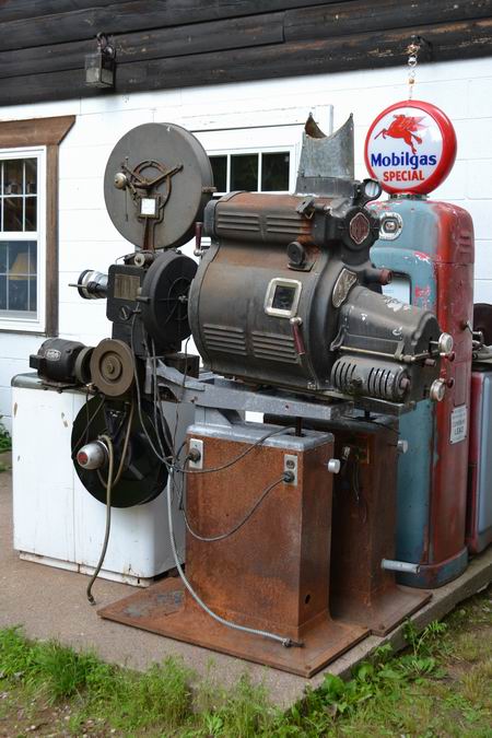 Evergreen Drive-In Theatre - Projectors From Steve Mccoy (newer photo)